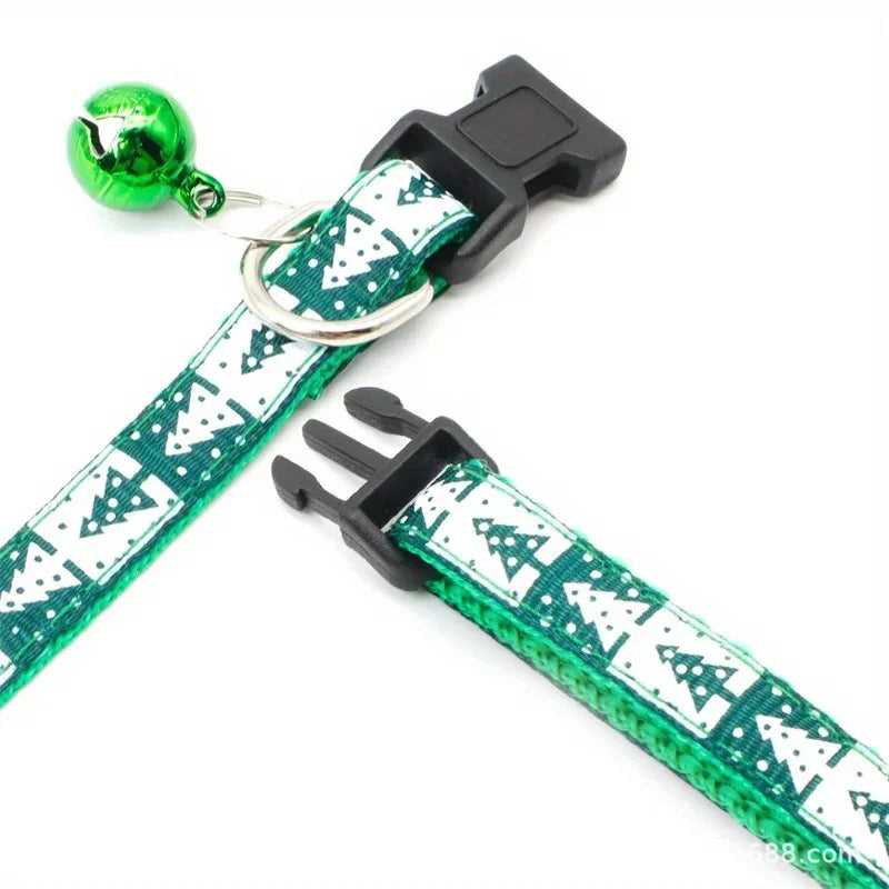 Christmas Dog Collar – Adjustable Festive Collar in Red or Green